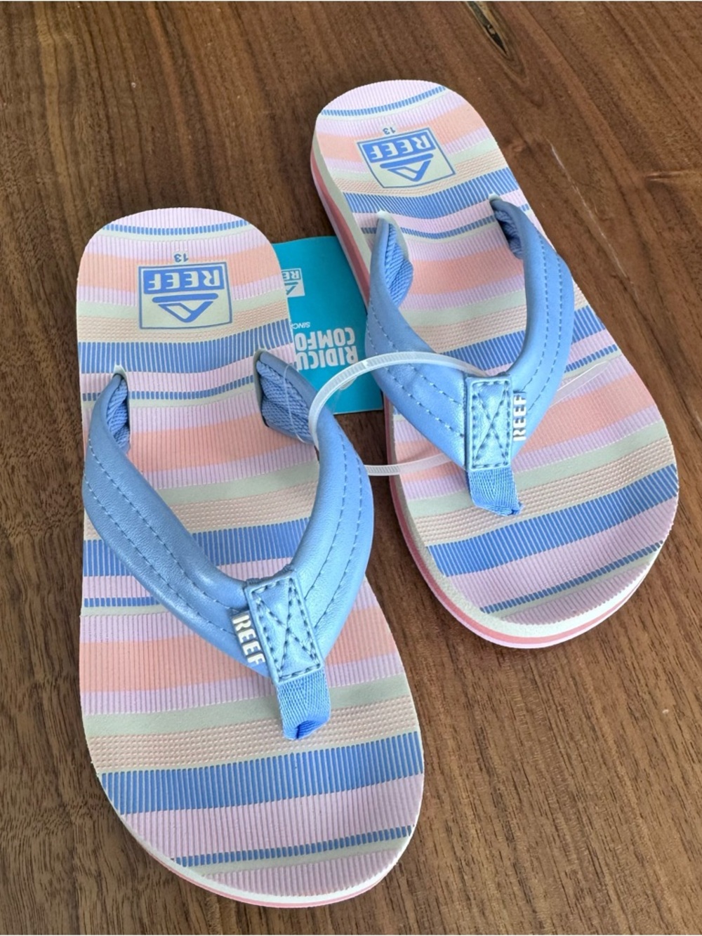 Bundle of 2 Flip Flops. Size Kid’s 13. Juicy Couture and Reef - Picture 11 of 17
